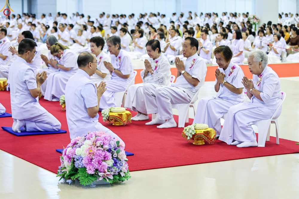 ภาพ No.327073:วันอาทิตย์ที่ 3 พฤษภาคม พ.ศ.2569 พิธีขอขมาอุบาสกบวชอุทิศชีวิต ณ ห้องแก้วสารพัดนึก 1 วัดพระธรรมกาย