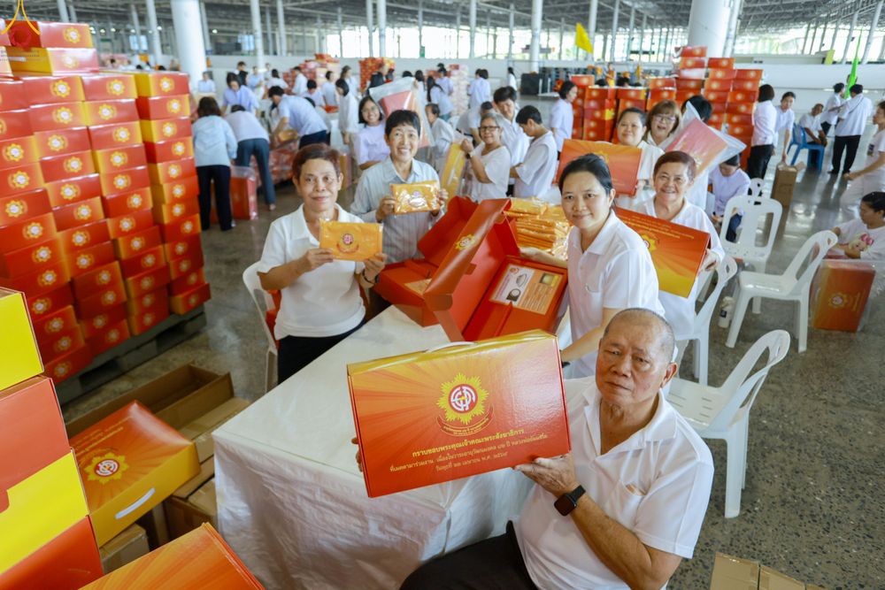 ภาพ No.322156:วันที่ 14 เมษายน พ.ศ.2569 การเตรียมกล่องไทยธรรม วันสุดท้าย เพื่องานถวายมหาสังฆทาน 40,000 กว่าวัดทั่วประเทศ วันคุ้มครองโลก 22 เมษายน พ.ศ.2569 วัดพระธรรมกาย