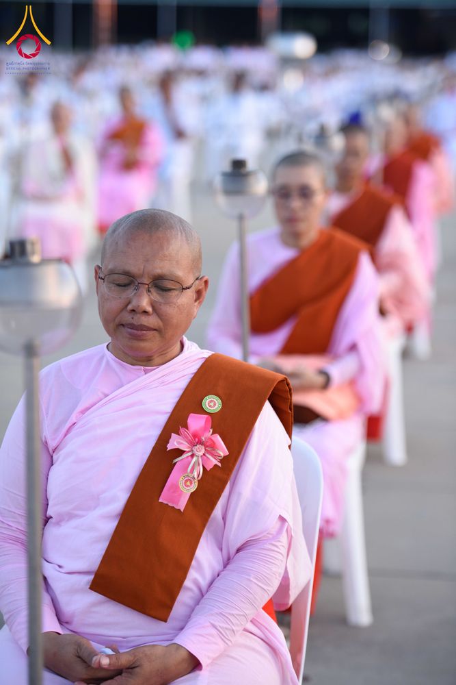 ภาพ No.312076:วันอังคารที่ 3 มีนาคม พ.ศ.2569 พิธีเวียนประทักษิณและจุดมาฆประทีป ณ ลานธรรมพระมหาธรรมกายเจดีย์ วัดพระธรรมกาย