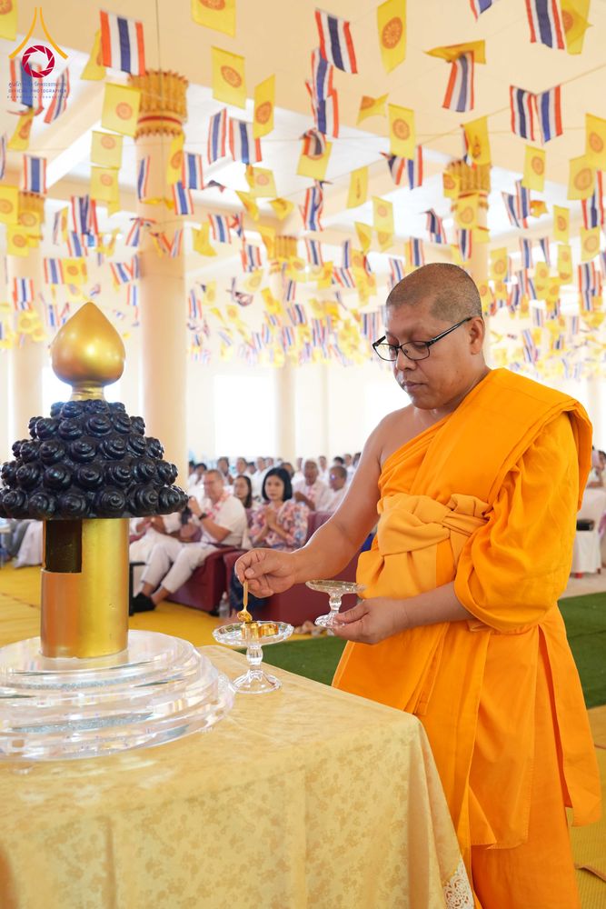 ภาพ No.323296:วันอาทิตย์ที่ 19 เมษายน พ.ศ. 2569 พิธีเจริญพระพุทธมนต์สมโภช “พระพุทธเมตตา” อัญเชิญพระบรมสารีริกธาตุ เพื่อบรรจุและประดิษฐาน ณ เกศมาลา “พระพุทธเมตตา” พระประธานในศาลาการเปรียญวัดหนองเต่า ณ วัดหนองเต่า ต.บึงพะไล อ.แก้งสนามนาง จ.นครราชสีมา