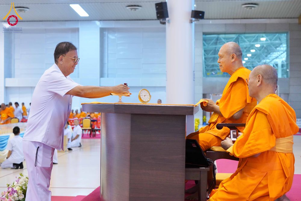 ภาพ No.338023:วันอาทิตย์ต้นเดือน 5 กรกฎาคม พ.ศ.2569 สัมมนาพิเศษ พิธีมอบพระของขวัญ ณ ห้องแก้วสารพัด1 วัดพระธรรมกาย