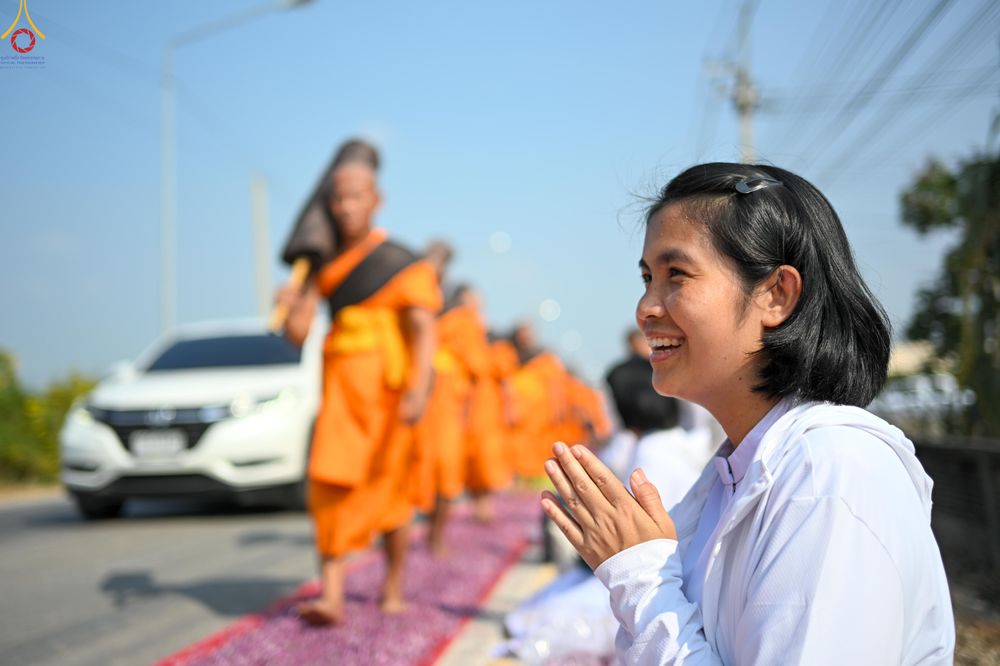 ภาพ No.299404:วันที่ 18 มกราคม พ.ศ. 2569 พิธีต้อนรับพระธรรมยาตรา ณ อนุสรณ์สถานลำดับที่ 5 สถานที่เผยแผ่วิชชาธรรมกายครั้งแรก อนุสรณ์สถานบางปลา วัดบางปลา อำเภอบางเลน จังหวัดนครปฐม ในโครงการธรรมยาตรา กตัญญูบูชา มหาปูชนียาจารย์ พระมงคลเทพมุนี(สด จนฺทสโร) พระผู้ปราบมาร อนุส