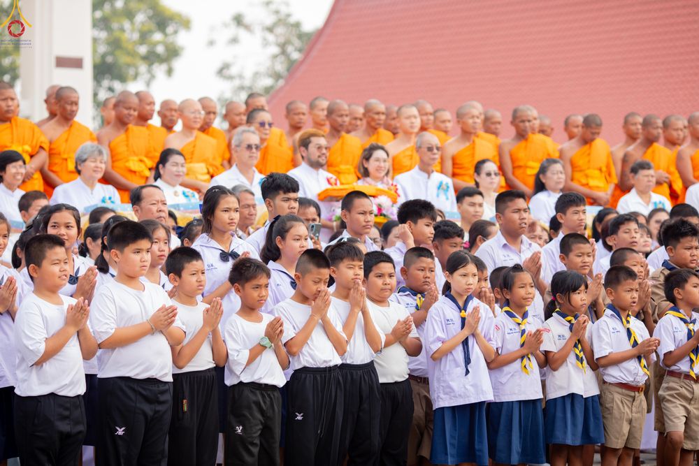 ภาพ No.301211:วันที่ 22 มกราคม พ.ศ. 2569 พิธีทอดผ้าป่าทำนุบำรุงศาสนสถาน ณ วัดใหม่พิบูลย์ผล อ.สองพี่น้อง จ.สุพรรณบุรี ในโครงการธรรมยาตรา กตัญญูบูชา มหาปูชนียาจารย์ พระมงคลเทพมุนี(สด จนฺทสโร) พระผู้ปราบมาร อนุสรณ์สถาน 7 แห่ง ปีที่ 14