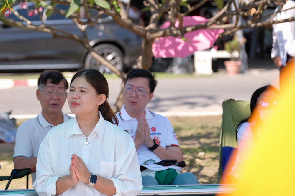 ภาพ No.304189:วันที่ 25 มกราคม พ.ศ. 2569 พิธีต้อนรับพระธรรมยาตรา  รร.สามัคคีราษฏร์บำรุง-วัดพระธรรมกาย ในโครงการธรรมยาตรา กตัญญูบูชา มหาปูชนียาจารย์ พระมงคลเทพมุนี(สด จนฺทสโร) พระผู้ปราบมาร อนุสรณ์สถาน 7 แห่ง ปีที่ 14