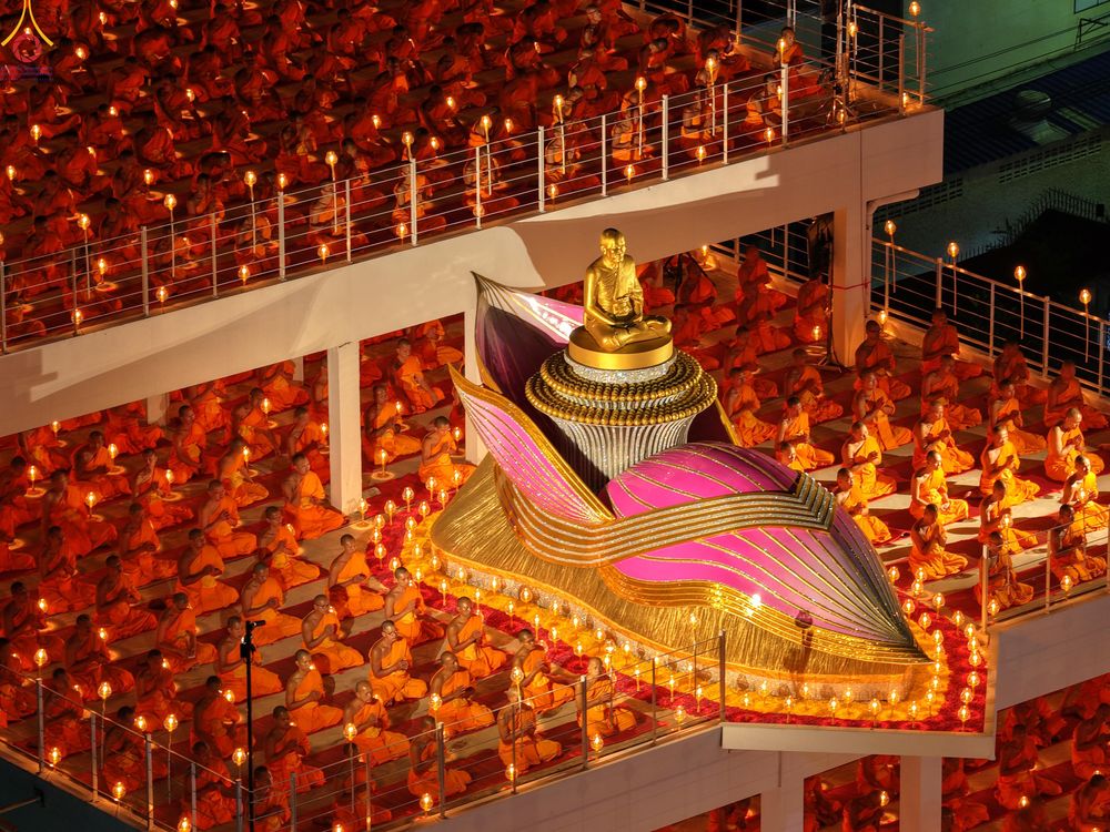 ภาพ No.302936:วันที่ 24 มกราคม พ.ศ. 2569 พิธีจุดประทีปธรรมถวายเป็นพุทธบูชา  และบูชาธรรมมหาปูชนียาจารย์  ณ อาคารธรรมยาตรา กตัญญูบูชามหาปูชนียาจารย์  ตรงข้ามวัดปากน้ำภาษีเจริญ จ.กรุงเทพมหานคร ในโครงการธรรมยาตรา กตัญญูบูชา มหาปูชนียาจารย์ พระมงคลเทพมุนี(สด จนฺทสโร) พระผู