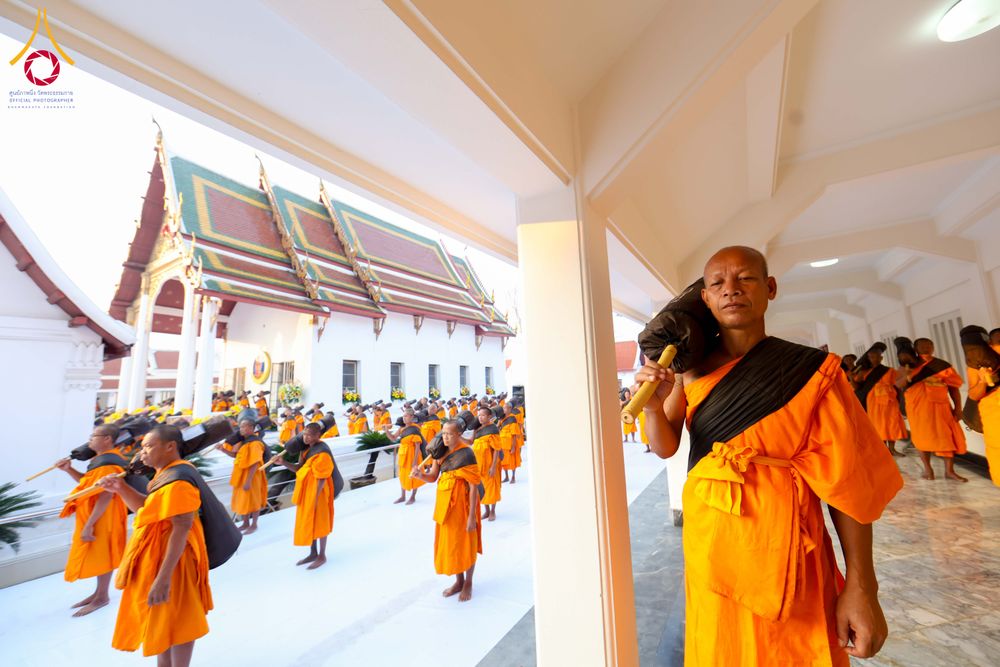 ภาพ No.297416:วันที่ 15 มกราคม พ.ศ.2569 พระธรรมยาตราปฏิบัติธรรมและถ่ายภาพหมู่ประวัติศาสตร์ อนุสรณ์สถานลำดับที่ 4 สถานที่เกิดด้วยกายธรรม  ณ วัดโบสถ์บน ต.บางคูเวียง จ.นนทบุรี ในโครงการธรรมยาตรา กตัญญูบูชา มหาปูชนียาจารย์ พระมงคลเทพมุนี(สด จนฺทสโร) พระผู้ปราบมาร อนุสรณ์ส