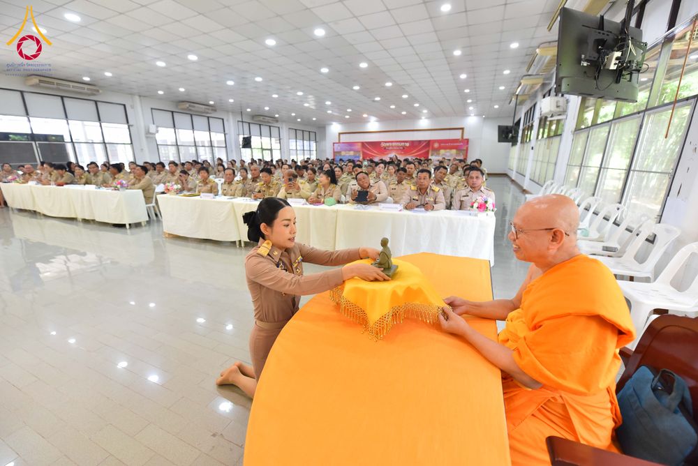 ภาพ No.344135:วันจันทร์ที่ 10 สิงหาคม พ.ศ. 2569  วัดพระธรรมกาย มูลนิธิธรรมกาย และคณะศิษย์ฯ ร่วมส่งแรงใจ “นักปกครองท้องที่ของประชาชน” เนื่องในวันกำนัน ผู้ใหญ่บ้าน 2569 พร้อมร่วมยินดีรางวัลแห่งความภาคภูมิใจของชาวอำเภอคลองหลวง