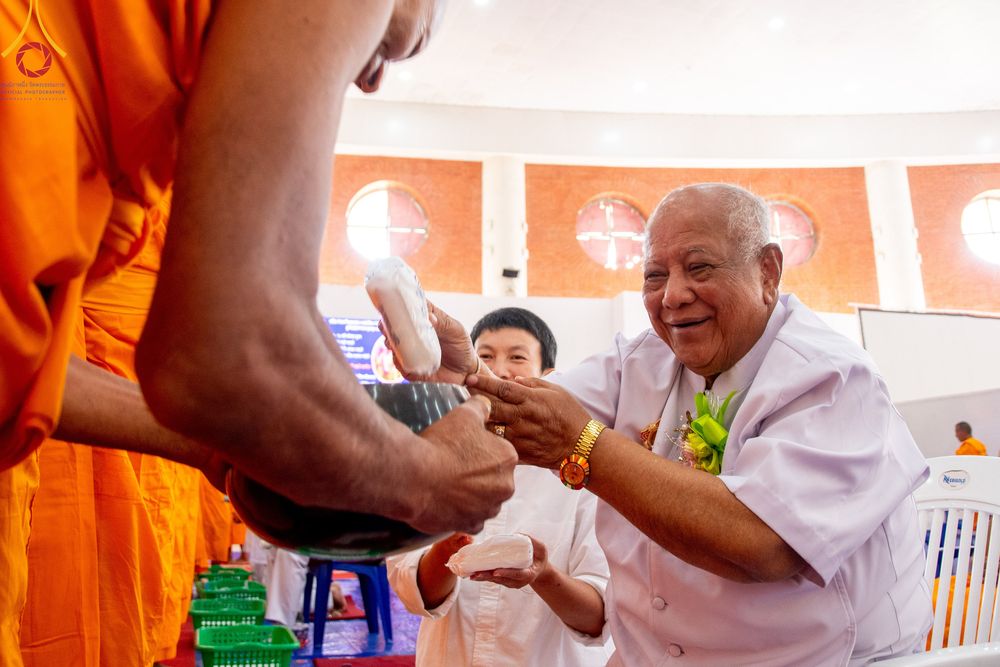 ภาพ No.314253:วันอังคารที่ 17 มีนาคม พ.ศ. 2569 พิธีตักบาตรฉลองสามเณรใหม่ 500 รูป  ณ มณฑลพิธีลุมพินี ประเทศเนปาล