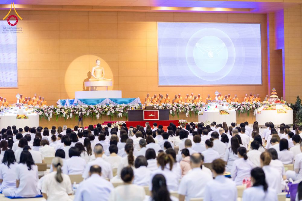 ภาพ No.287596:วันที่ 1 มกราคม พ.ศ. 2569 พิธีบูชาข้าวพระ ณ สภาธรรมกายสากล วัดพระธรรมกาย