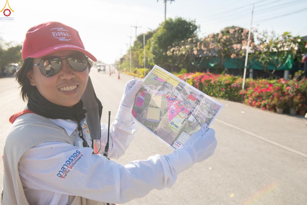 ภาพ No.301470:ภาพเบื้องหลังอาสาสมัครรวมใจ ชุดที่ 4 ในโครงการธรรมยาตรา กตัญญูบูชา มหาปูชนียาจารย์ พระมงคลเทพมุนี(สด จนฺทสโร) พระผู้ปราบมาร อนุสรณ์สถาน 7 แห่ง ปีที่ 14