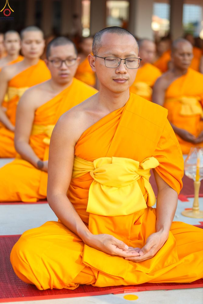 ภาพ No.302791:วันที่ 24 มกราคม พ.ศ. 2569 พิธีจุดประทีปธรรมถวายเป็นพุทธบูชา  และบูชาธรรมมหาปูชนียาจารย์  ณ อาคารธรรมยาตรา กตัญญูบูชามหาปูชนียาจารย์  ตรงข้ามวัดปากน้ำภาษีเจริญ จ.กรุงเทพมหานคร ในโครงการธรรมยาตรา กตัญญูบูชา มหาปูชนียาจารย์ พระมงคลเทพมุนี(สด จนฺทสโร) พระผู