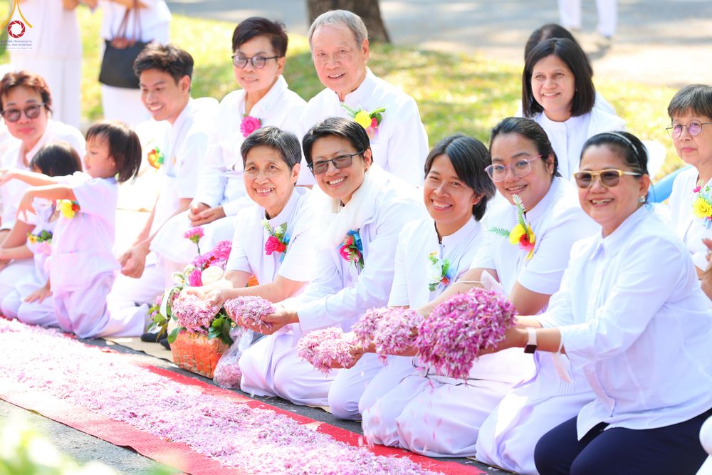 ภาพ No.304091:วันที่ 25 มกราคม พ.ศ. 2569 พิธีต้อนรับพระธรรมยาตรา  รร.สามัคคีราษฏร์บำรุง-วัดพระธรรมกาย ในโครงการธรรมยาตรา กตัญญูบูชา มหาปูชนียาจารย์ พระมงคลเทพมุนี(สด จนฺทสโร) พระผู้ปราบมาร อนุสรณ์สถาน 7 แห่ง ปีที่ 14