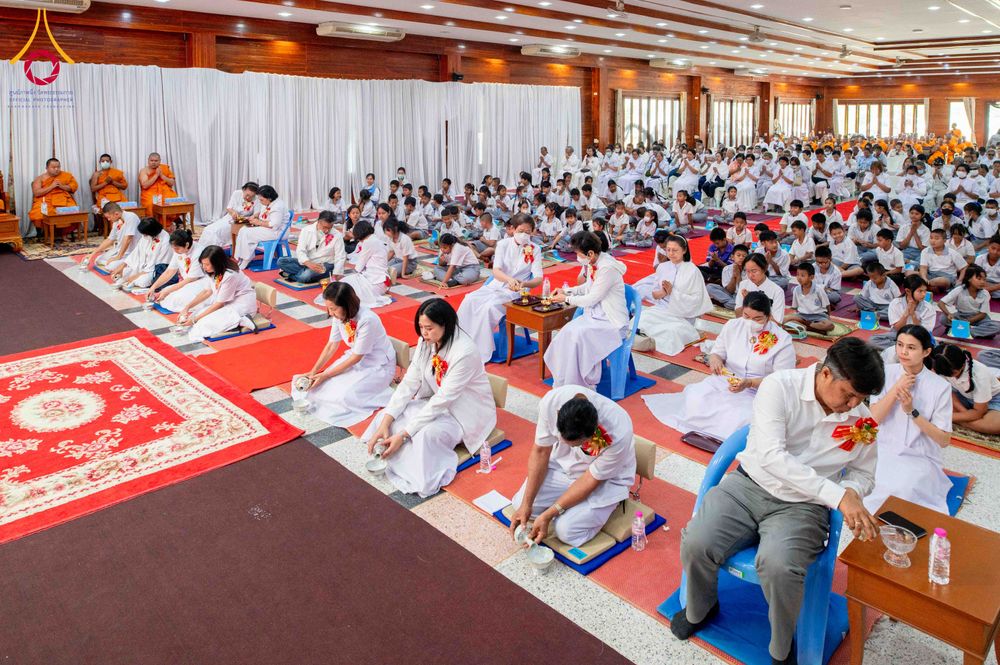 ภาพ No.304444:วันที่ 27 มกราคม พ.ศ. 2569 พิธีทอดผ้าป่าทำนุบำรุงศาสนสถาน ณ วัดบางไผ่นารถ ต.บางไทรป่า อ.บางเลน จ.นครปฐม ในโครงการธรรมยาตรา กตัญญูบูชา มหาปูชนียาจารย์ พระมงคลเทพมุนี(สด จนฺทสโร) พระผู้ปราบมาร อนุสรณ์สถาน 7 แห่ง ปีที่ 14