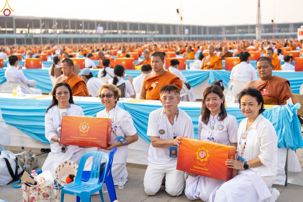 ภาพ No.324046:วันที่ 22 เมษายน พ.ศ.2569 (วันคุ้มครองโลก) พิธีถวายมหาสังฆทาน 40,000 กว่าวัดทั่วประเทศ ณ ลานธรรม พระมหาธรรมกายเจดีย์ วัดพระธรรมกาย