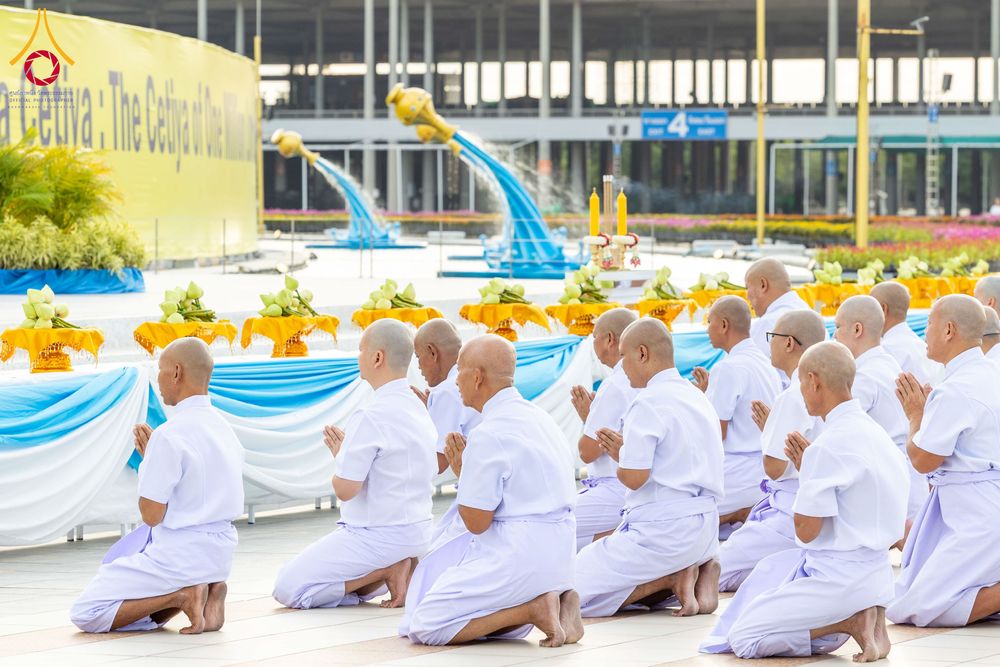 ภาพ No.341495:วันเสาร์ที่ 25 กรกฎาคม พ.ศ. 2569 พิธีเวียนประทักษิณ พิธีวันทาเจดีย์  โครงการอุปสมบทหมู่ รุ่นเข้าพรรษา ปี พ.ศ.2569 โครงการบวชพระนานาชาติ AEC และ WAB รุ่นที่ 10 ณ โบสถ์พระไตรปิฎก วัดพระธรรมกาย จ.ปทุมธานี