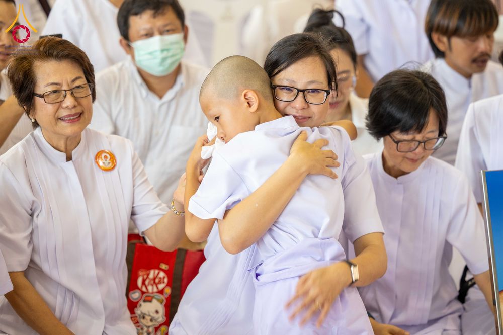 ภาพ No.319471:วันเสาร์ที่ 4 เมษายน พ.ศ.2569 พิธีขอขมา มอบผ้าไตร และถวายบาตรแด่นาคธรรมทายาท ในโครงการบรรพชาสามเณรฟื้นฟูพระพุทธศาสนาทั่วไทย โครงการหน่อแก้วเปรียญธรรม รุ่นที่ 14 โครงการสามเณรยุวธรรมทายาท รุ่นที่ 34 โครงการสามเณรมัชฌิมธรรมทายาท รุ่นที่ 30 ณ สภาธรรมกายสากล