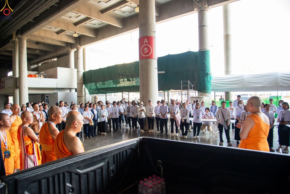 ภาพ No.320003:วันที่ 6 เมษายน พ.ศ.2569 ทีมจัดภัตตาหารประชุมเตรียมงานถวายมหาสังฆทาน 40,000 กว่าวัดทั่วประเทศ บูชาธรรม 82 ปี หลวงพ่อธัมมชโย