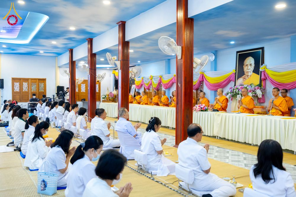 ภาพ No.294847:วันที่ 15 มกราคม พ.ศ. 2569 พิธีถวายภัตตาหารเป็นสังฆทาน แด่พระธรรมยาตรา ณ วัดโบสถ์บน ต.บางคูเวียง จ.นนทบุรี อนุสรณ์สถานลำดับที่ 4 สถานที่เกิดด้วยกายธรรม ในโครงการธรรมยาตรา กตัญญูบูชา มหาปูชนียาจารย์ พระมงคลเทพมุนี(สด จนฺทสโร) พระผู้ปราบมาร อนุสรณ์สถาน 7 แ