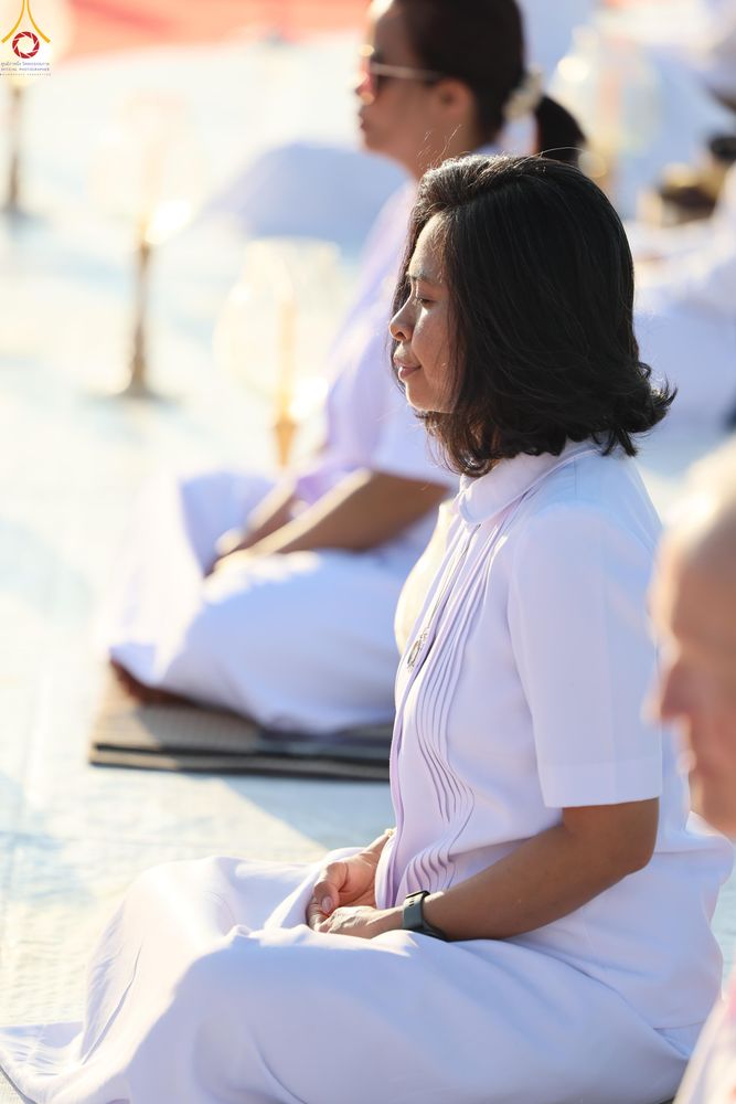 ภาพ No.302000:วันที่ 23 มกราคม พ.ศ. 2569 พิธีจุดประทีปธรรมถวายเป็นพุทธบูชา และบูชาธรรมมหาปูชนียาจารย์  ณ อนุสรณ์สถานลำดับที่ 5 สถานที่เผยแผ่วิชชาธรรมกายครั้งแรก อนุสรณ์สถานบางปลา วัดบางปลา อำเภอบางเลน จังหวัดนครปฐม ในโครงการธรรมยาตรา กตัญญูบูชา มหาปูชนียาจารย์ พระมงคล