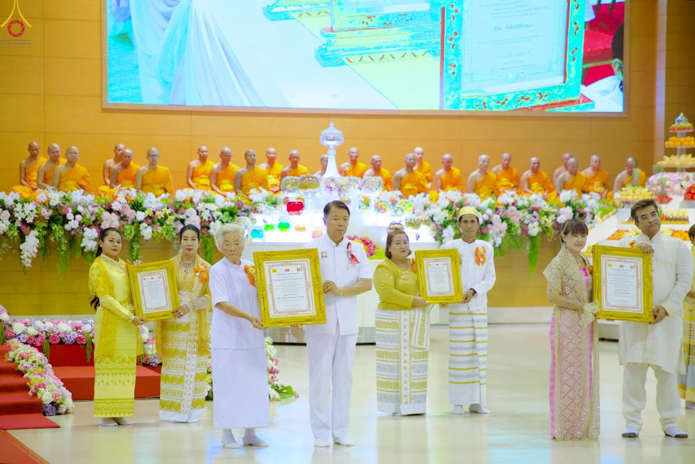 ภาพ No.327788:วันที่ 3 พฤษภาคม พ.ศ.2569 พิธีรับมอบพระบรมสารีริกธาตุ จากสาธารณรัฐแห่งสหภาพเมียนมา ณ ห้องแก้วสารพัดนึก วัดพระธรรมกาย
