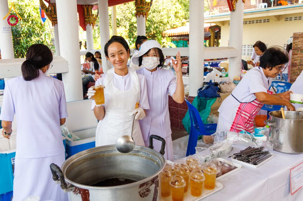 ภาพ No.296440:วันที่ 16 มกราคม พ.ศ. 2569 พิธีทอดผ้าป่าทำนุบำรุงศาสนสถาน ณ วัดโพธิ์เอน ต.บางขุนกอง อ.บางกรวย จ.นนทบุรี อนุสรณ์สถานลำดับที่ 4 สถานที่เกิดด้วยกายธรรม ในโครงการธรรมยาตรา กตัญญูบูชา มหาปูชนียาจารย์ พระมงคลเทพมุนี(สด จนฺทสโร) พระผู้ปราบมาร อนุสรณ์สถาน 7 แห่ง