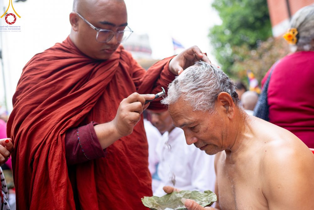 ภาพ No.313385:วันพุธที่ 11 มีนาคม พ.ศ. 2569 พิธีตัดปอยผมโครงการบรรพชาสามเณร  ณ วัดอเชศวร (Aksheswar Mahavihar) ประเทศเนปาล