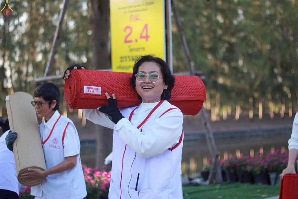 ภาพ No.296062:ภาพเบื้องหลังอาสาสมัครรวมใจ ชุดที่ 1 ในโครงการธรรมยาตรา กตัญญูบูชา มหาปูชนียาจารย์ พระมงคลเทพมุนี(สด จนฺทสโร) พระผู้ปราบมาร อนุสรณ์สถาน 7 แห่ง ปีที่ 14