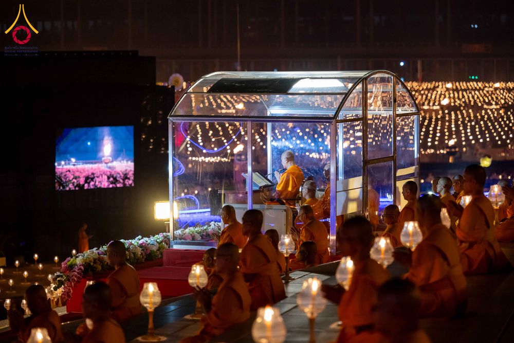 ภาพ No.312437:วันอังคารที่ 3 มีนาคม พ.ศ.2569 พิธีเวียนประทักษิณและจุดมาฆประทีป (ภาพชุดที่ 2) ณ ลานธรรมพระมหาธรรมกายเจดีย์ วัดพระธรรมกาย