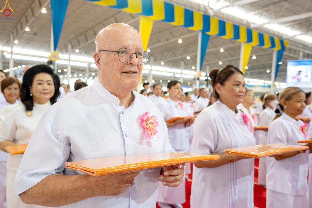 ภาพ No.318453:วันอาทิตย์ต้นเดือนที่ 5 เมษายน พ.ศ.2569 พิธีทอดผ้าป่าสมทบมหาสังฆทาน 40,000 กว่าวัดทั่วประเทศ ณ สภาธรรมกายสากล วัดพระธรรมกาย