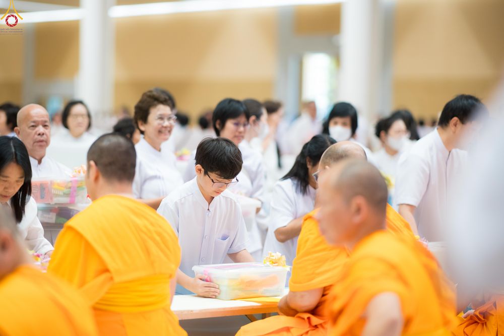 ภาพ No.280595:วันที่ 28 ธันวาคม พ.ศ.2568 พิธีถวายอุปกรณ์ทำความสะอาด ณ ห้องแก้วสารพัดนึก วัดพระธรรมกาย