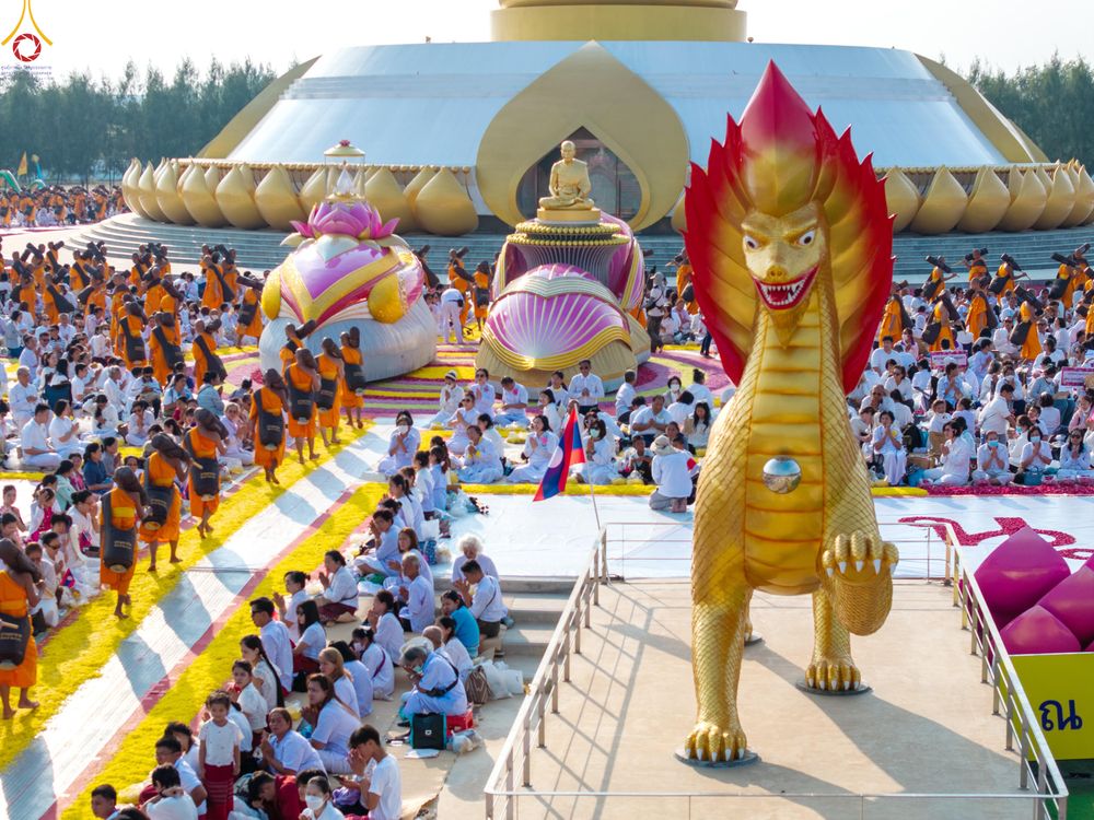 ภาพ No.299698:วันที่ 18 มกราคม พ.ศ. 2569 พิธีต้อนรับพระธรรมยาตรา (ภาพชุดที่ 2) ณ อนุสรณ์สถานลำดับที่ 5  สถานที่เผยแผ่วิชชาธรรมกายครั้งแรก อนุสรณ์สถานบางปลา วัดบางปลา อำเภอบางเลน จังหวัดนครปฐม ในโครงการธรรมยาตรา กตัญญูบูชา มหาปูชนียาจารย์ พระมงคลเทพมุนี(สด จนฺทสโร) พระ