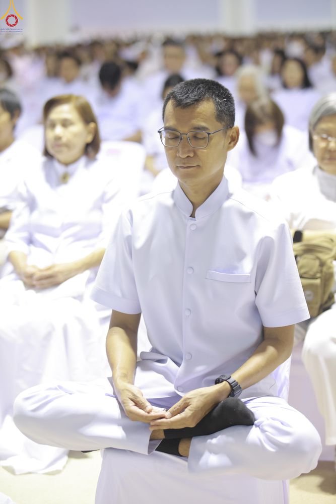 ภาพ No.311406:วันอาทิตย์ต้นเดือนที่ 1 มีนาคม พ.ศ.2569 พิธีตักบาตร และ พิธีบูชาข้าวพระ ณ สภาธรรมกายสากล วัดพระธรรมกาย