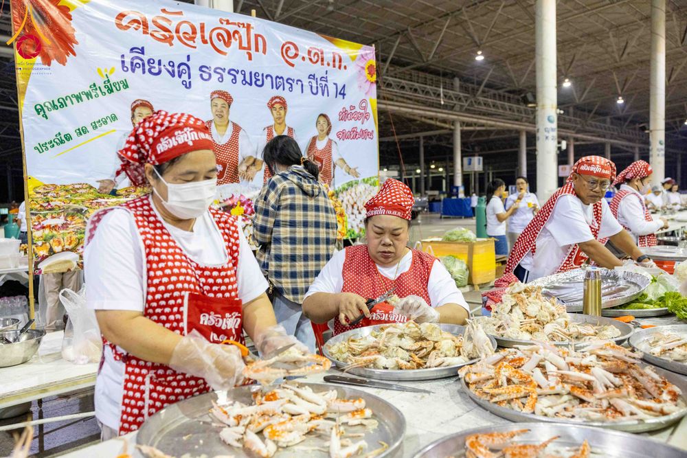 ภาพ No.303428:วันที่ 27 มกราคม พ.ศ. 2569 พิธีถวายภัตตาหารเป็นสังฆทาน แด่พระธรรมยาตรา ณ วัดพระธรรมกาย  จังหวัดปทุมธานี ในโครงการธรรมยาตรา กตัญญูบูชา มหาปูชนียาจารย์ พระมงคลเทพมุนี(สด จนฺทสโร) พระผู้ปราบมาร อนุสรณ์สถาน 7 แห่ง ปีที่ 14