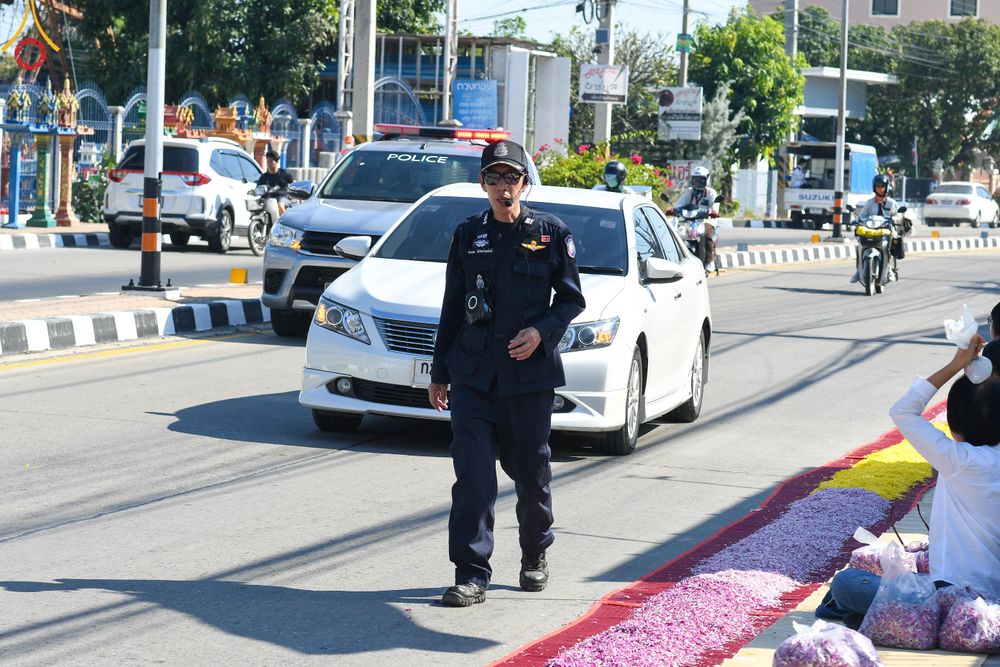 ภาพ No.105867:V.2 ทุ่มเท การเตรียมงาน เก็บงาน การรับบุญของเจ้าหน้าที่หน่วยงานต่างๆ เพื่อโครงการธรรมยาตรา กตัญญูบูชามหาปูชนียาจารย์ พระมงคลเทพมุนี (สด จนฺทสโร) พระผู้ปราบมาร อนุสรณ์สถาน 7 แห่ง ปีที่ 12 ระหว่างวันที่ 2 - 31 มกราคม พ.ศ.2567