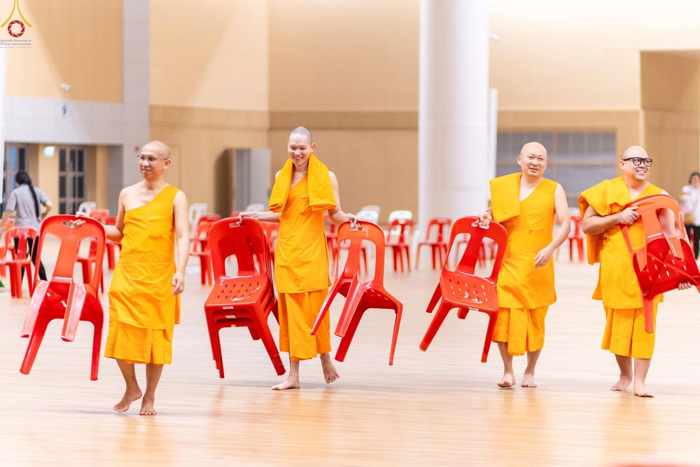 ภาพ No.322755:วันที่ 15-18 เมษายน พ.ศ.2569 การเเตรียมโต๊ะฉัน , เตรียมจุดพักค้าง , เรียงเก้าอี้ , เรียงกล่องไทยธรรม  เพื่องานถวายมหาสังฆทาน 40,000 กว่าวัดทั่วประเทศ วันคุ้มครองโลก 22 เมษายน พ.ศ.2569 วัดพระธรรมกาย