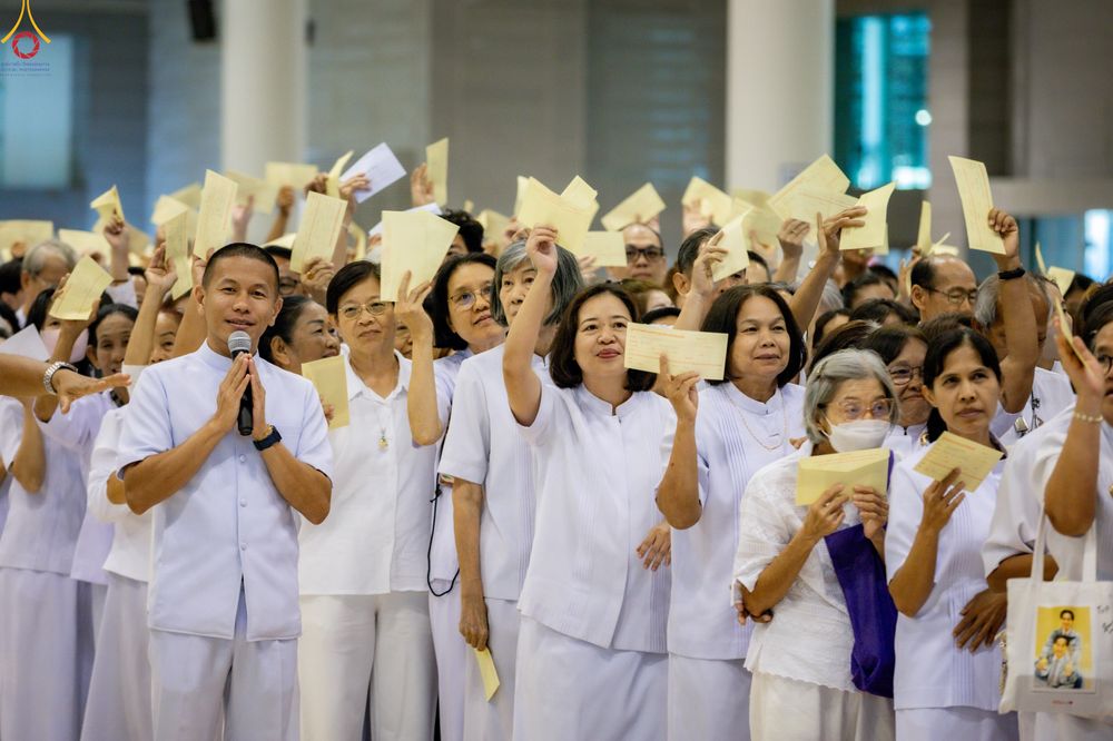 ภาพ No.311696:วันอาทิตย์ต้นเดือนที่ 1 มีนาคม พ.ศ.2569 สัมมนาพิเศษ พิธีมอบรูปหล่อโลหะหลวงปู่วัดปากน้ำ พระมงคลเทพมุนี พิธีมุทิตาสักการะในโอกาสพระครูปลัดรัตนวีรวัฒน์(รังสฤษดิ์ อิทธิจินฺตโก) เจ้าอาวาสวัดพระธรรมกาย  ดำรงตำแหน่งเป็น “ที่ปรึกษาเจ้าคณะจังหวัดปทุมธานี”  ณ ห้อง