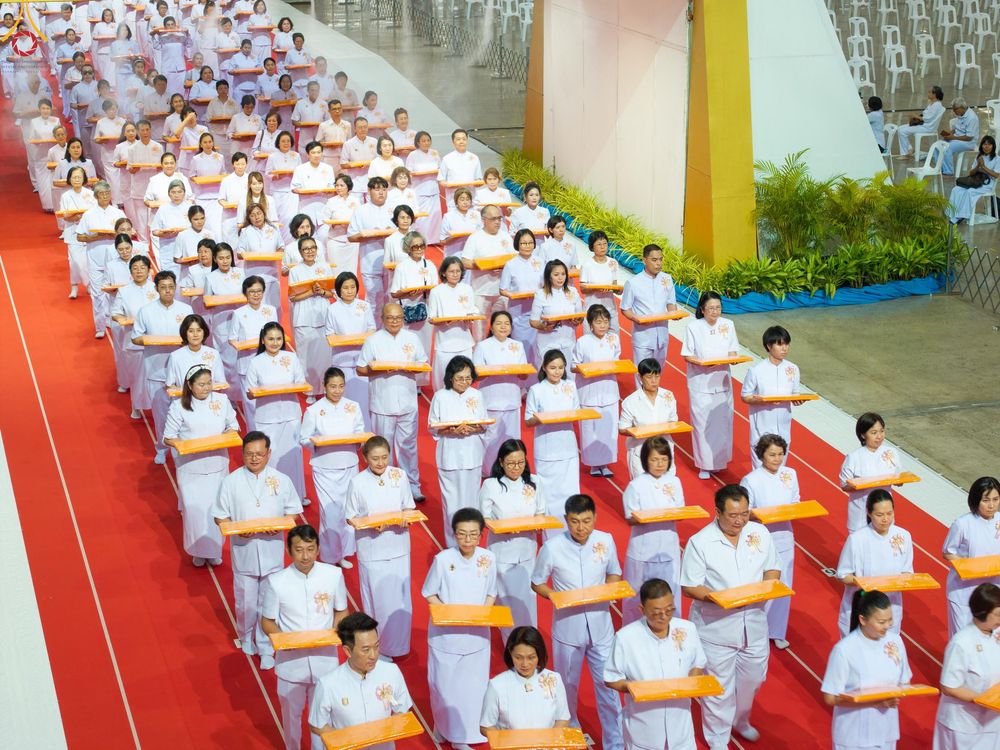 ภาพ No.345644:วันพฤหัสบดีที่ 27 สิงหาคม พ.ศ.2569 พิธีทอดผ้าป่าเพื่อถวายอุปกรณ์สื่อโสตทัศน์ อาคาร 82 ปี หลวงพ่อธัมมชโย พิธีทอดผ้าป่าสมทบกฐินวัดพระธรรมกาย และสมทบกฐิน 30,000 กว่าวัดทั่วไทย ครั้งที่ 1 ประจำปี พุทธศักราช 2569 ณ วัดพระธรรมกาย ปทุมธานี