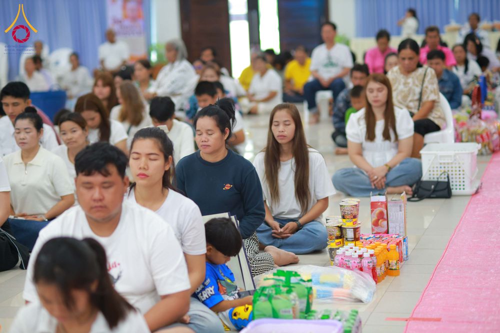 ภาพ No.321830:วันที่ 12 เมษายน พ.ศ.2569 ตักบาตรสงกรานต์ฉลองสามเณรใหม่  ณ ศูนย์ปฏิบัติธรรมระยอง(บ้านช่องลม)