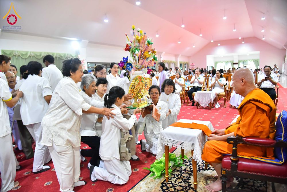 ภาพ No.298729:วันที่ 20 มกราคม พ.ศ. 2569 พิธีทอดผ้าป่าทำนุบำรุงศาสนสถาน ณ วัดไร่ขิง อ.สามพราน จ.นครปฐม ในโครงการธรรมยาตรา กตัญญูบูชา มหาปูชนียาจารย์ พระมงคลเทพมุนี(สด จนฺทสโร) พระผู้ปราบมาร อนุสรณ์สถาน 7 แห่ง ปีที่ 14