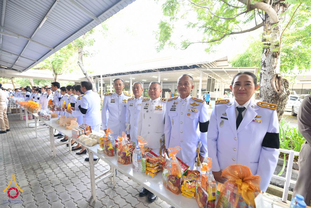 ภาพ No.344273:วันที่ 12 สิงหาคม พ.ศ. 2569  พสกนิกรชาวอำเภอคลองหลวง พร้อมใจร่วมพิธีสวดพระพุทธมนต์และทำบุญตักบาตรถวายพระราชกุศล เนื่องในวันคล้ายวันพระราชสมภพ สมเด็จพระบรมราชชนนีพันปีหลวง และวันแม่แห่งชาติ 12 สิงหาคม 2569