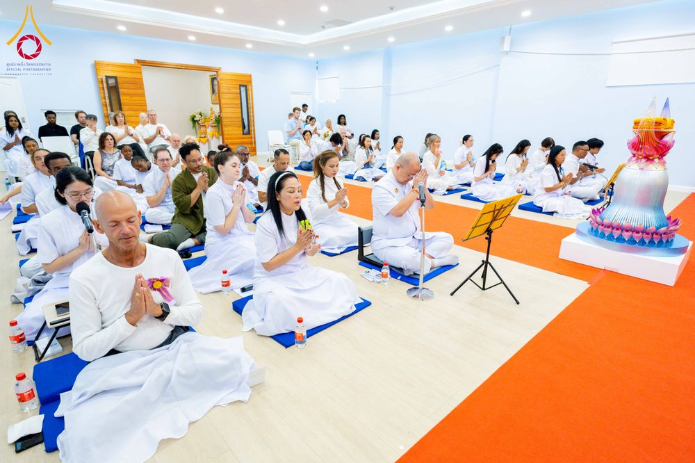 ภาพ No.313267:วันอาทิตย์ที่ 8 มีนาคม พ.ศ. 2569 พิธีสมโภชรูปเหมือนพระมงคลเทพมุนี (สด จนฺทสโร) และพิธีทอดผ้าป่าสามัคคีเพื่อสร้างวิหารพระมงคลเทพมุนี ณ วัดพุทธเคปทาวน์ ประเทศแอฟริกาใต้