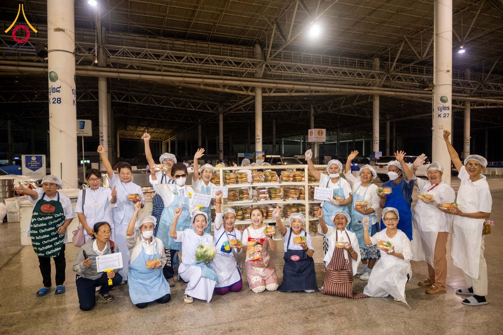 ภาพ No.306807:วันที่ 31 มกราคม พ.ศ. 2569 พิธีถวายภัตตาหารเป็นสังฆทาน แด่พระธรรมยาตรา ณ วัดพระธรรมกาย  จังหวัดปทุมธานี ในโครงการธรรมยาตรา กตัญญูบูชา มหาปูชนียาจารย์ พระมงคลเทพมุนี(สด จนฺทสโร) พระผู้ปราบมาร อนุสรณ์สถาน 7 แห่ง ปีที่ 14