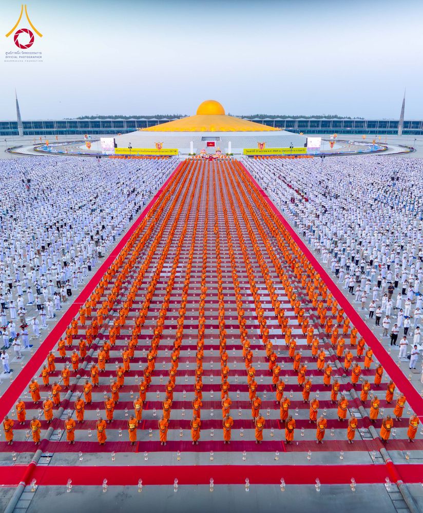 ภาพ No.307192:วันที่ 31 มกราคม พ.ศ. 2569  พิธีจุดประทีปธรรมถวายเป็นพุทธบูชา  และบูชาธรรมมหาปูชนียาจารย์ (ภาพชุดที่ 1) ณ วัดพระธรรมกาย ปทุมธานี ในโครงการธรรมยาตรา กตัญญูบูชา มหาปูชนียาจารย์ พระมงคลเทพมุนี(สด จนฺทสโร) พระผู้ปราบมาร อนุสรณ์สถาน 7 แห่ง ปีที่ 14