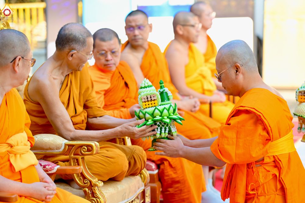 ภาพ No.280749:วันที่ 28 ธันวาคม พ.ศ. 2568 พิธีอุปสมบท โครงการอุปสมบทหมู่ ๘๑ ปี บูชาธรรมหลวงพ่อธัมมชโย ณ สมาคมพุทธ เขตตงช้ง เขตบริหารพิเศษฮ่องกง