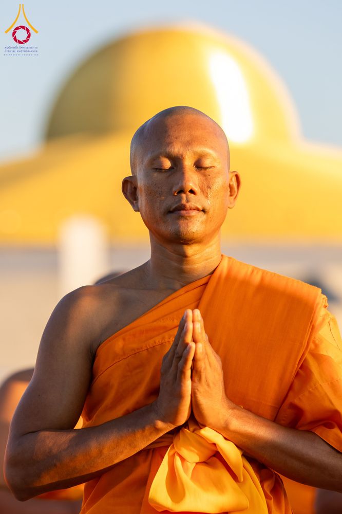 ภาพ No.285271:วันจันทร์ที่ 15 ธันวาคม พ.ศ.2568  บันทึกภาพหมู่ประวัติศาสตร์ โครงการบรรพชาอุปสมบทหมู่  รุ่นบูชาธรรมมหาปูชนียาจารย์ ประจำปี 2568 ณ ลานธรรมมหาธรรมกายเจดีย์ วัดพระธรรมกาย