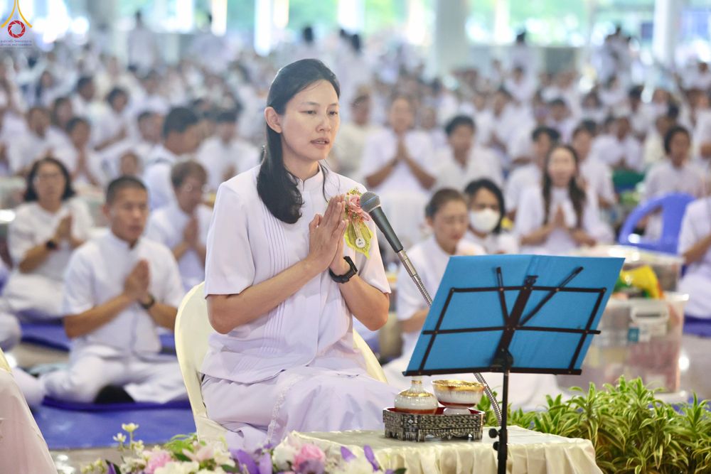 ภาพ No.318129:วันอาทิตย์ต้นเดือนที่ 5 เมษายน พ.ศ.2569 พิธีตักบาตร ณ บ้านแก้วเรือนทองคุณยายอาจารย์ฯ วัดพระธรรมกาย