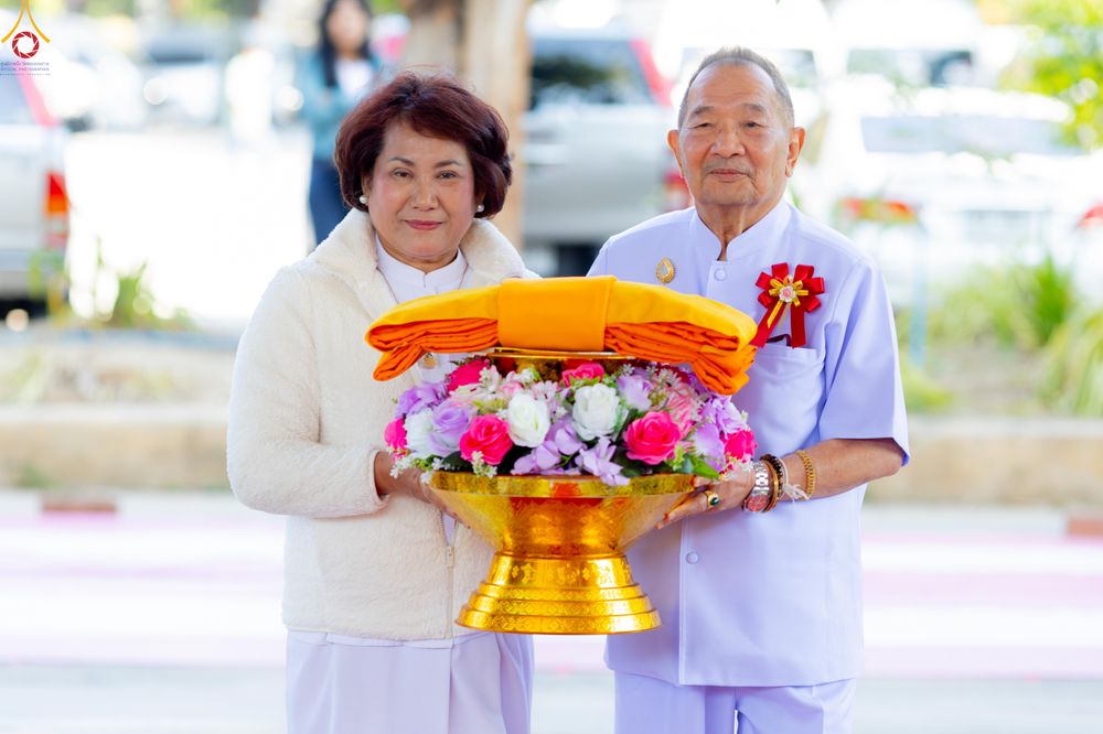 ภาพ No.293290:วันที่ 12 มกราคม พ.ศ. 2569 พิธีทอดผ้าป่าทำนุบำรุงศาสนสถาน ณ วัดพรสวรรค์ อ.สองพี่น้อง จ.สุพรรณบุรี ในโครงการธรรมยาตรา กตัญญูบูชา มหาปูชนียาจารย์ พระมงคลเทพมุนี(สด จนฺทสโร) พระผู้ปราบมาร อนุสรณ์สถาน 7 แห่ง ปีที่ 14