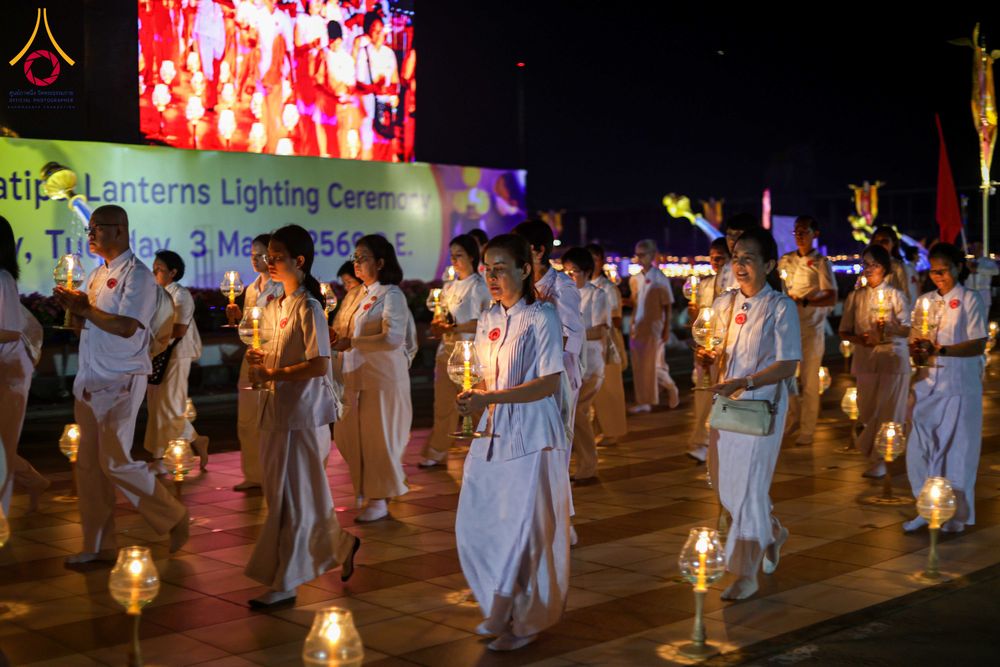 ภาพ No.312323:วันอังคารที่ 3 มีนาคม พ.ศ.2569 พิธีเวียนประทักษิณและจุดมาฆประทีป (ภาพชุดที่ 2) ณ ลานธรรมพระมหาธรรมกายเจดีย์ วัดพระธรรมกาย