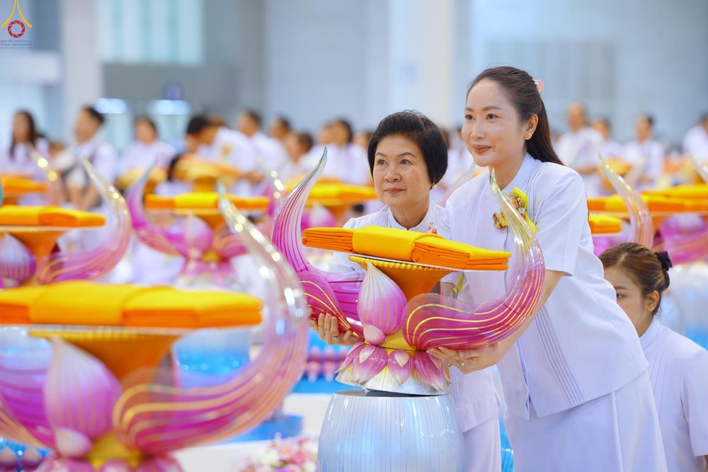 ภาพ No.318541:วันอาทิตย์ต้นเดือนที่ 5 เมษายน พ.ศ.2569 พิธีทอดผ้าป่าสมทบมหาสังฆทาน 40,000 กว่าวัดทั่วประเทศ ณ สภาธรรมกายสากล วัดพระธรรมกาย