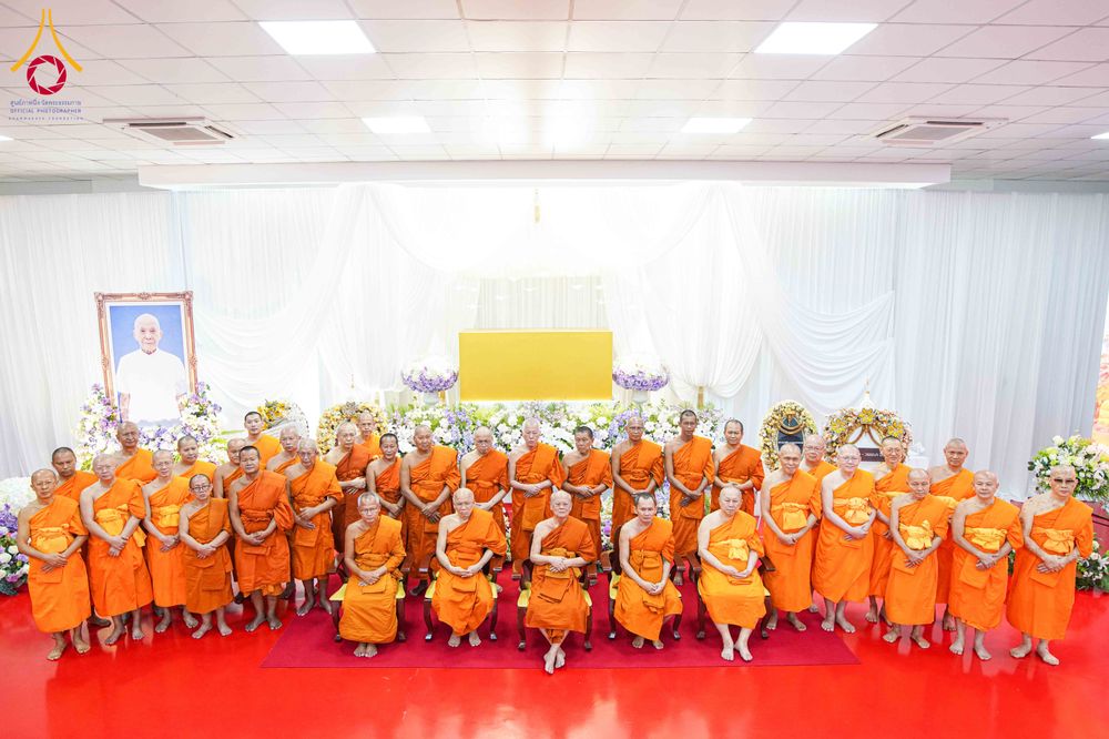 ภาพ No.316274:วันเสาร์ที่ 28 มีนาคม พ.ศ. 2569 พิธีบำเพ็ญกุศล คุณพ่อณรงค์ จินตมากุล  สิริอายุ 99 ปี 11 เดือน โยมบิดา พระครูปลัดรัตนวีรวัฒน์ (รังสฤษดิ์ อิทฺธิจินตโก) ที่ปรึกษาเจ้าคณะจังหวัดปทุมธานี เจ้าอาวาสวัดพระธรรมกาย  ณ ห้องปลูกศรัทธา 2 วัดพระธรรมกาย ปทุมธานี